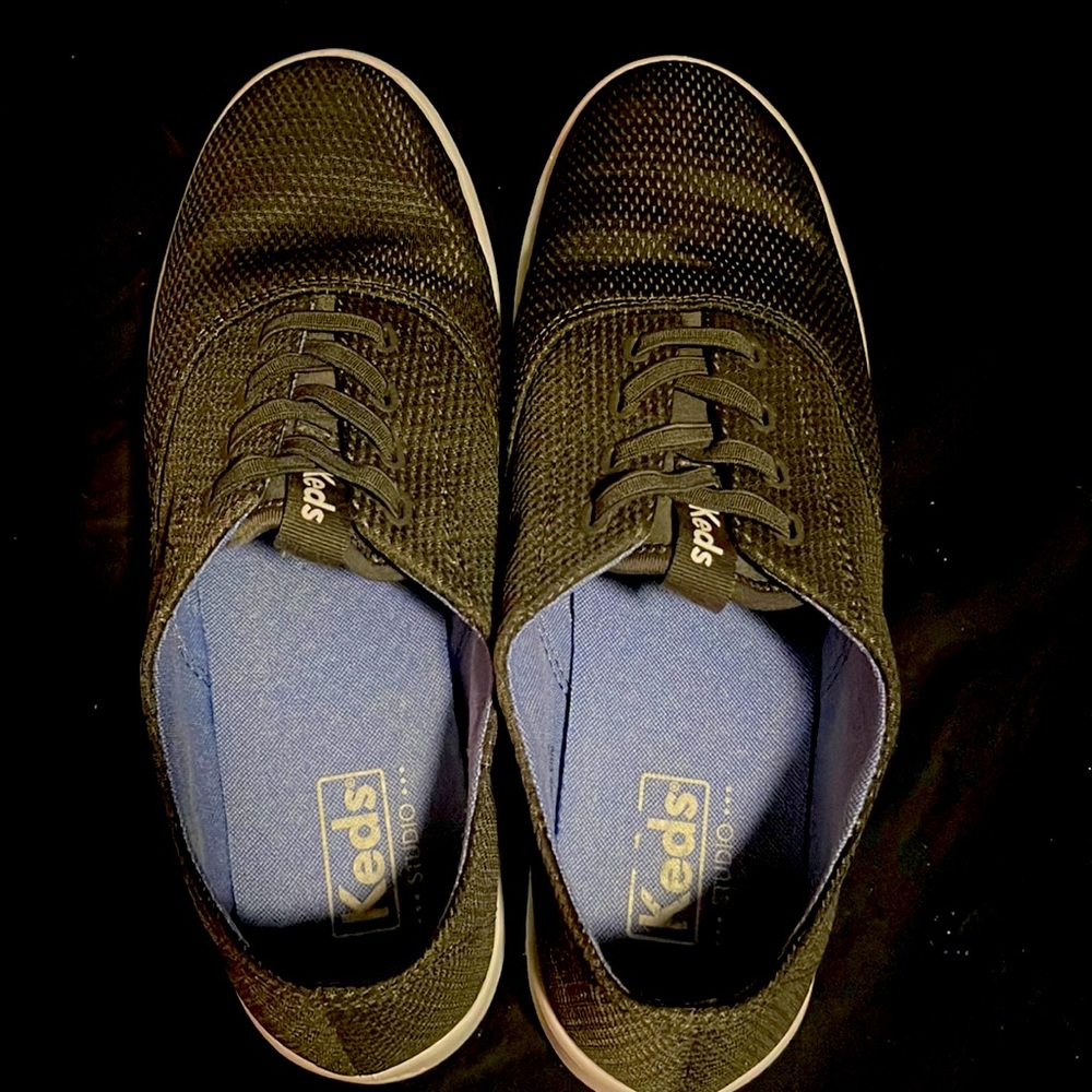 Women’s used size 9 grey keds